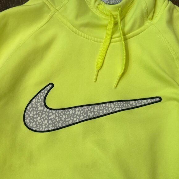 Women’s Nike Therma Fit Sweatshirt – Size S - Picture 14 of 16